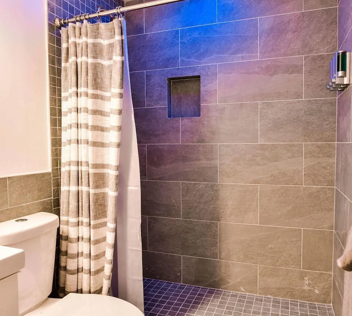 Crystal Cove Villas Nazareth Hotel